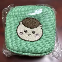 【新品・未使用品】ちいかわ カラビナ付き 刺繍スクエアミニポーチくりまんじゅう