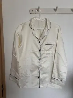 GU アイボリー パジャマセット ボタン付き