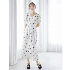 後ろりぼん付きチェリー×リボンプリント袖コンシャスワンピース ホワイト