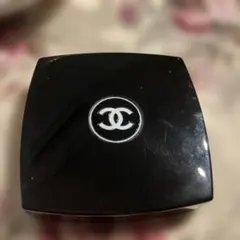 CHANEL LES QUATRE OMBRES アイシャドウ