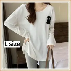 カットソー　Tシャツ スリット入り 胸元ロゴ