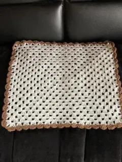 ハンドメイド グラニースクエア かぎ針編み マルチカバー　白茶のサムネイル