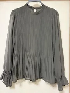 ドレーププリーツデザイン 長袖ブラウス