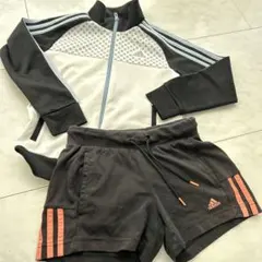 運動会セット　
adidas ジャケットとショートパンツセット　130サイズ