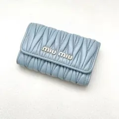 MIU MIU マテラッセレザー ギルティング財布 ライトブルー 三つ折り MIU MIU マテラッセレザー ギルティング財布 ライトブルー 三つ折り