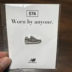 New Balance 574 スニーカー ピンバッジ