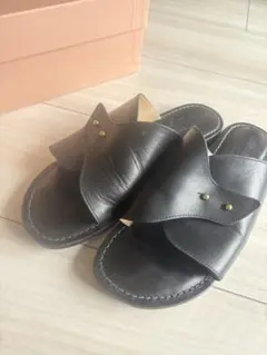 美品　corso roma ,9 レザー　クロスサンダル　黒 ブラックのサムネイル