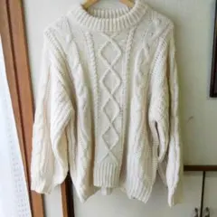 GRLのオフホワイトニット