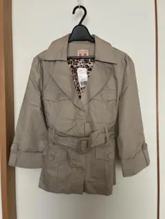 FOREVER 21 サファリジャケット ベージュ ベルト付き新品未使用品のサムネイル