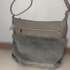 ファーショルダーバッグ