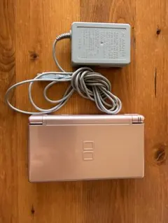 ニンテンドーDS Lite ピンク 本体とACアダプター