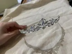 シルバー 花モチーフ ブライダルティアラ　結婚式 ウェディング ヘッドドレス