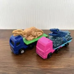 マクドナルド　ハッピーセット　トミカ　アニア　モササウルス　ティラノサウルス