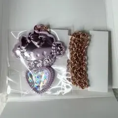 ♡サンリオ　いちご新聞50周年記念　きらきら輝くペンダント　コギュミン♡