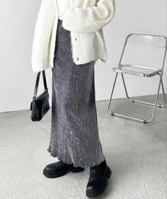 GeeRA ベロアプリーツバックスリットロングタイトスカート グレー