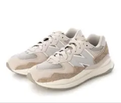 new balance 5740 ベージュ×グレージュ　24センチ