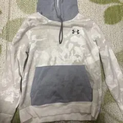 アンダーアーマー　パーカー