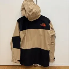 THE NORTH FACE マウンテンパーカー ベージュ・黒