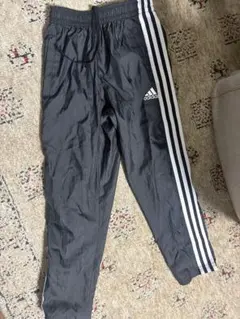 アディダス　ジャージ　130 シャカシャカ　adidas ズボン　サッカー