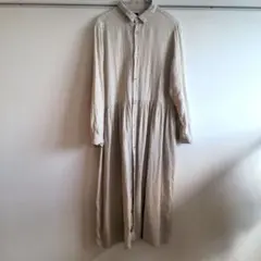 ロングワンピース　シャツワンピース　タックワンピース