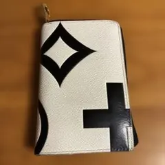 CASTELBAJAC 二つ折り財布 ラウンドファスナーのサムネイル