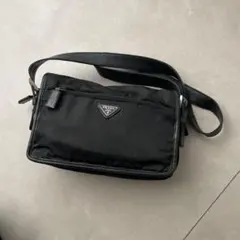 プラダ PRADA ナイロン×レザー ショルダーバッグ 三角プレート ブラック