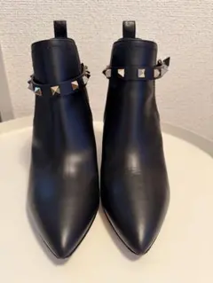 VALENTINO GARAVANI スタッズ アンクルブーツ ブラックのサムネイル