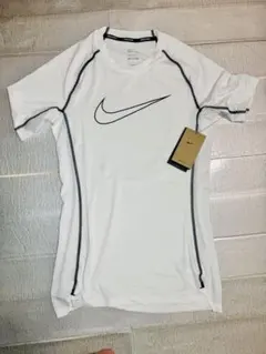 Nike Pro ホワイト アンダーシャツ