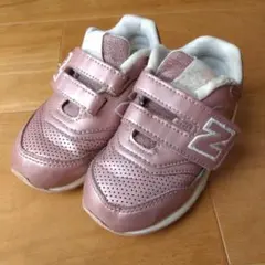 New Balance ピンク スニーカー ベルクロ