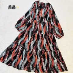 美品 マキシワンピース Aライン ロング フレア 総柄 羽柄 オーバーサイズ F