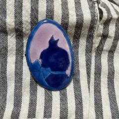七宝焼？ 猫 ブローチ 青い猫 青 リボン レトロ プロフ必読
