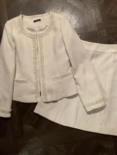 新品未使用　a.v.v セットアップ スカートスーツ上下　ベージュ　入学卒業