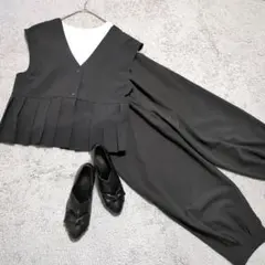 新品未使用 ペプラムプリーツジレ パンツ セットアップ レース使い　黒　L