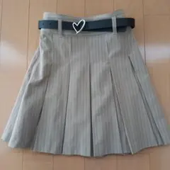 メゾピアノジュニア　ハートバックルベルト付きプリーツスカート　150