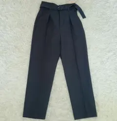 新品タグ付　stola. テーパードパンツ 36サイズ ネイビーのサムネイル