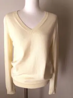 コットンカシミヤVネックセーター　ユニクロ