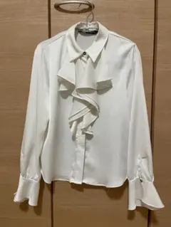 ZARA フリル付きホワイトシャツ XS