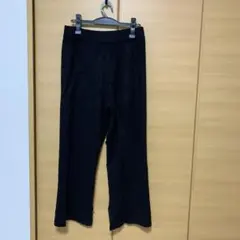 ジーユー　ニット　黒 ワイドパンツ 後ろポケット付き