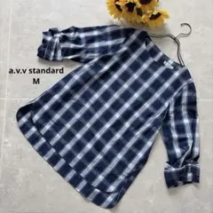 ⑩15 a.v.v standard M チェック柄ブラウス 長袖 ネイビーのサムネイル