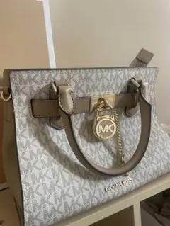 MICHAEL KORS ロゴ入り ハンドバック　人気商品の為早い者勝ちです！