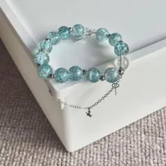 青いビーズのカジュアルブレスレット