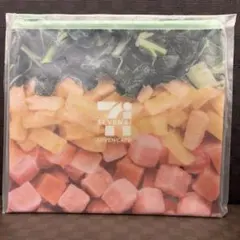 セブンイレブン ハッピーくじ G賞 スムージーフラットポーチ グリーン