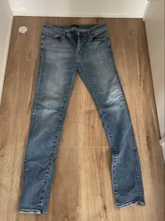 ユニクロ　ジーンズメンズ32