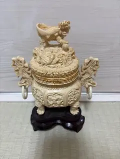 山水楼閣 彫刻 置物 象牙調 樹脂製 台座付き 中国工芸品 山水楼閣 彫刻 置物 象牙調 樹脂製 台座付き 中国工芸品 - メルカリ