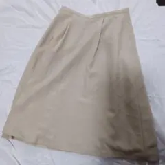 ベージュ フレアスカート ひざ丈　NATURAL BEAUTY BASIC