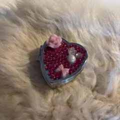 デコ　ピルケース　ハンドメイド ハート型 小物入れ ミラー付き　薔薇