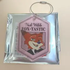 ズートピア2 オーマイカフェ　アクリルキーホルダー　ニック　ピンク