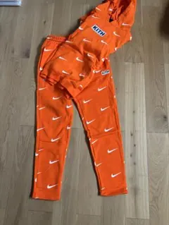 KITH NIKE コラボ　スウッシュ　パーカー　パンツ　セット　極美品 KITH NIKE コラボ スウッシュ パーカー パンツ セット 極美品 NIKE（花