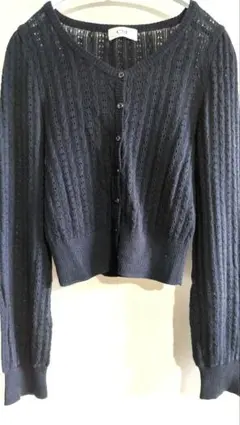 透かし編みニット カーディガン　黒　ショート丈