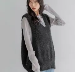 大人気欠品アイテム‼️LOWRYS FARM ボタンシャギーベスト